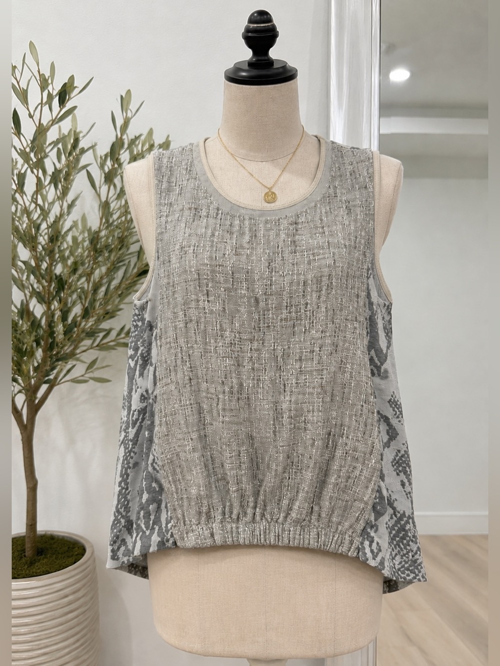 Anthropologie Akemi + Kin Marietta Mixed Media Snake Print Bubble Hem Top XS - Picture 2 of 7